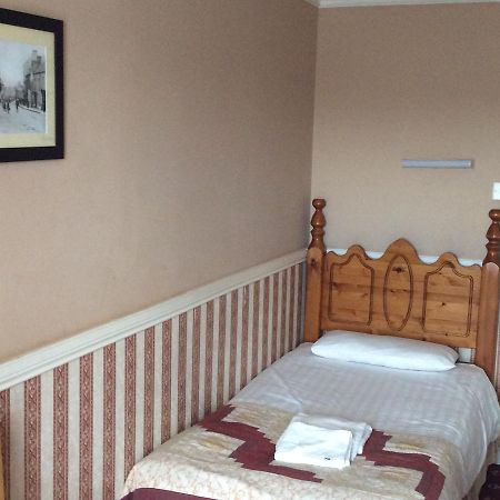 The Royal Hotel Аклоу Экстерьер фото