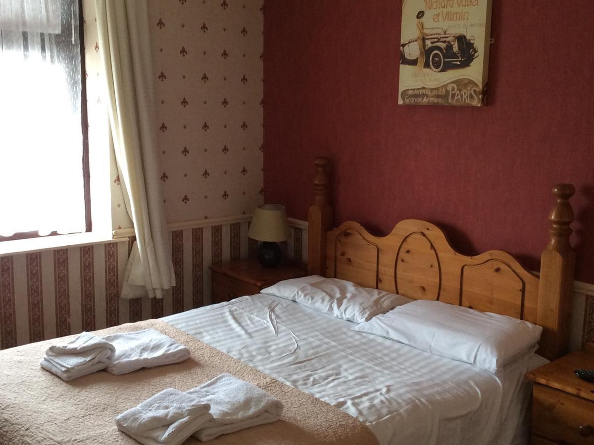 The Royal Hotel Аклоу Экстерьер фото
